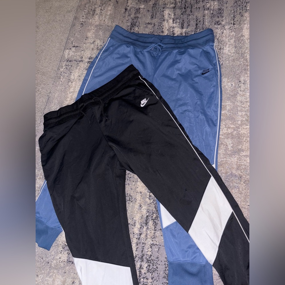 Nike Women's Black and Blue Joggers Set